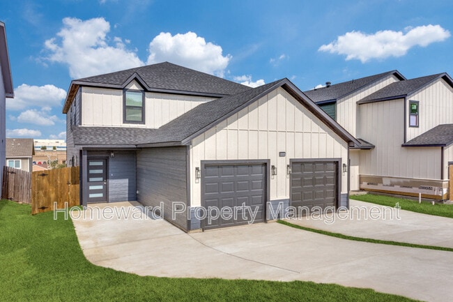 Building Photo - 8004 Julie Ave Unit 2