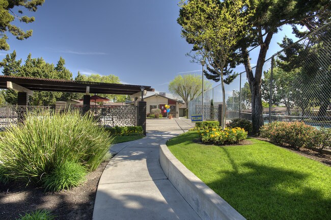 Oakwood Apartments