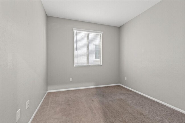 Photo - Expansive 5 Bedroom Home with Turf Backyard