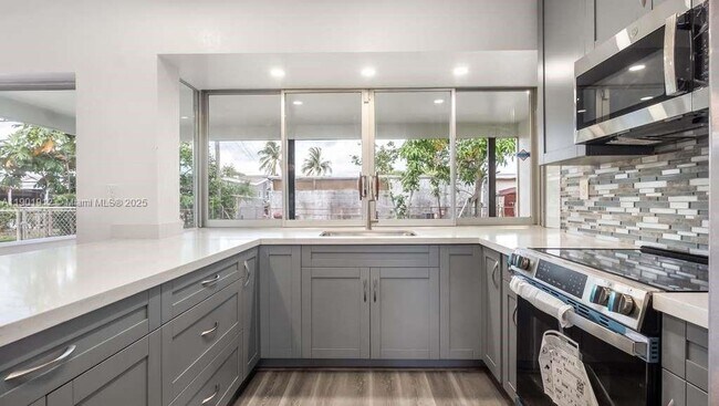 Building Photo - 7753 Coral Blvd