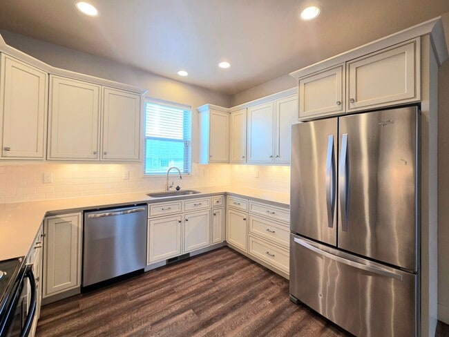 Photo - 1704/1706 Danny Boy Ln. Duplex Unit #1704