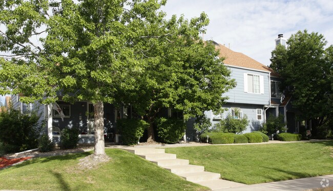 Lakewood Pines Townhomes - Lakewood Pines Townhomes