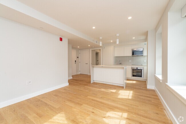 Building Photo - 16 Fleet St Unit #6 Rental