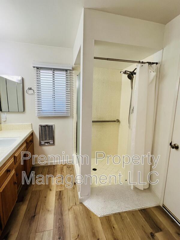6212 Friant Dr