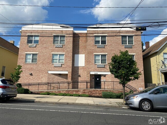 Building Photo - 309 Suydam St Rental