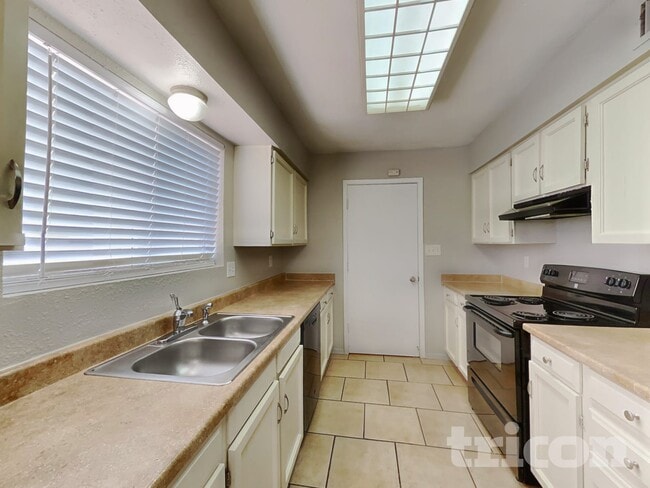 Photo - 646 W Enid Ave