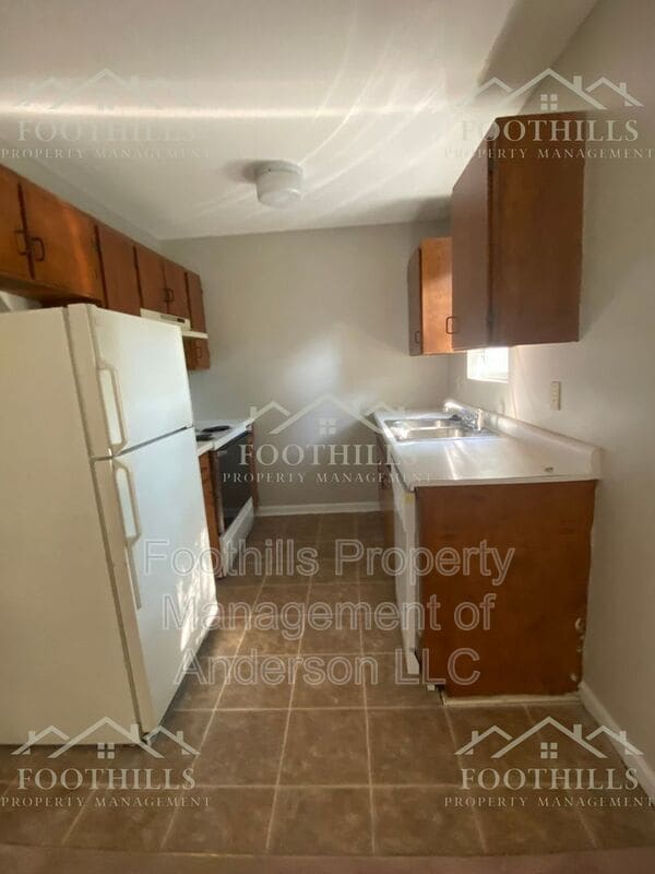 Photo - 208 Old North Church Rd