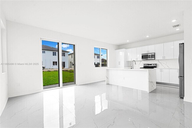 Photo - 22555 SW 125th Ave