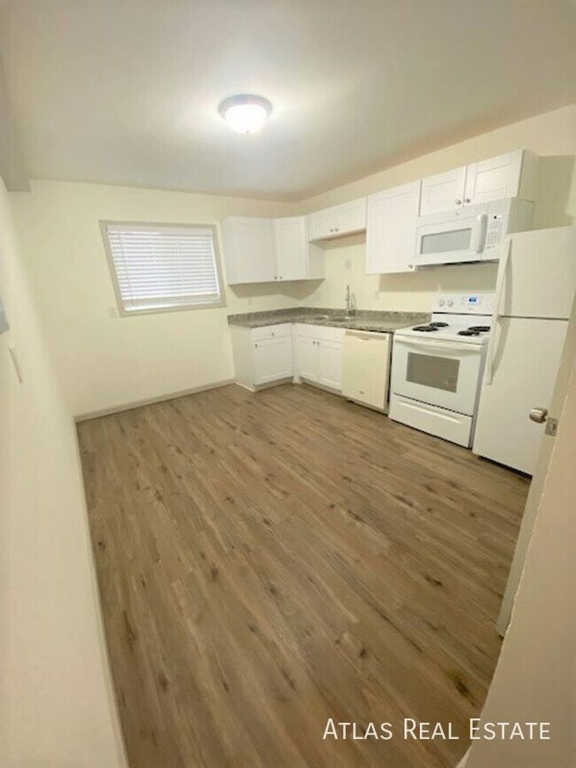 Photo - 2107 Preuss Rd Unidad B