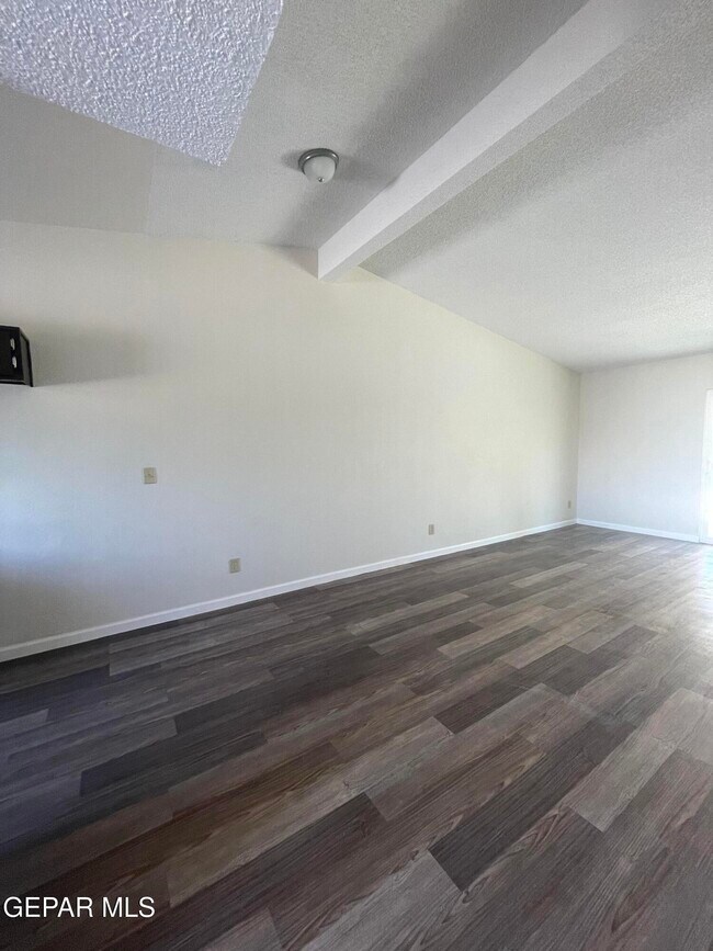 Photo - 864 Barandal Dr