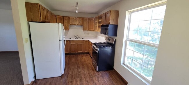 Building Photo - 407-409 Gaylee Street Unit #409