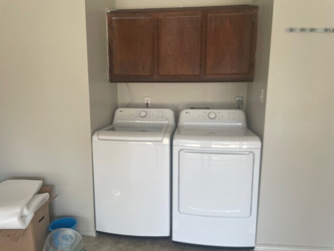 Garage - 3917 Orchid Ave