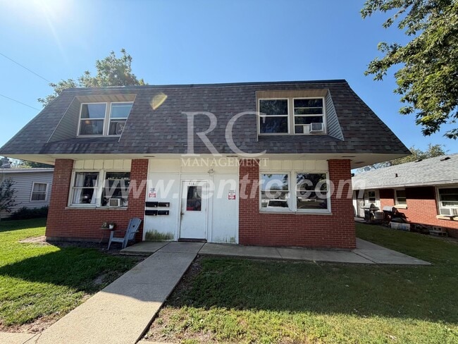 Building Photo - 619-1 Elm-W