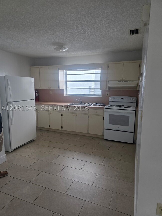 Photo - 1575 NW 1st St Unit 3