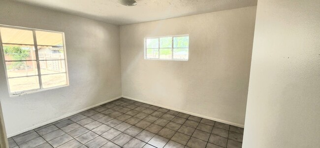 Photo - Charming 3 Bedroom, 1 Bathroom Available for Rent