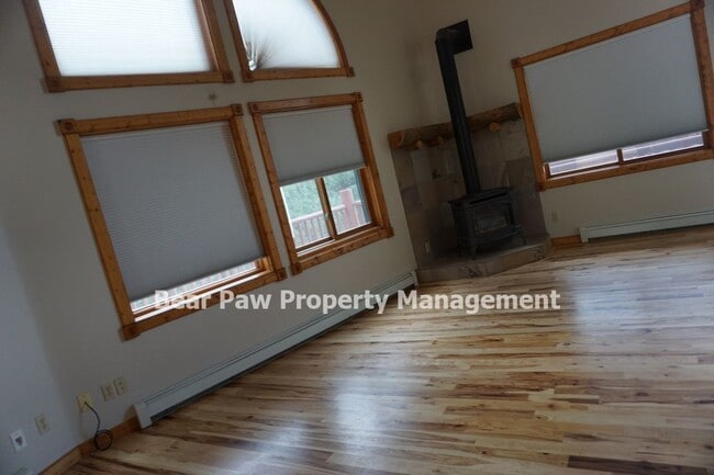 Photo - Awesome Log Home in Evergreen!!