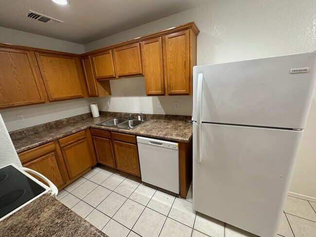 3417 Oro Grande Blvd Unit 104