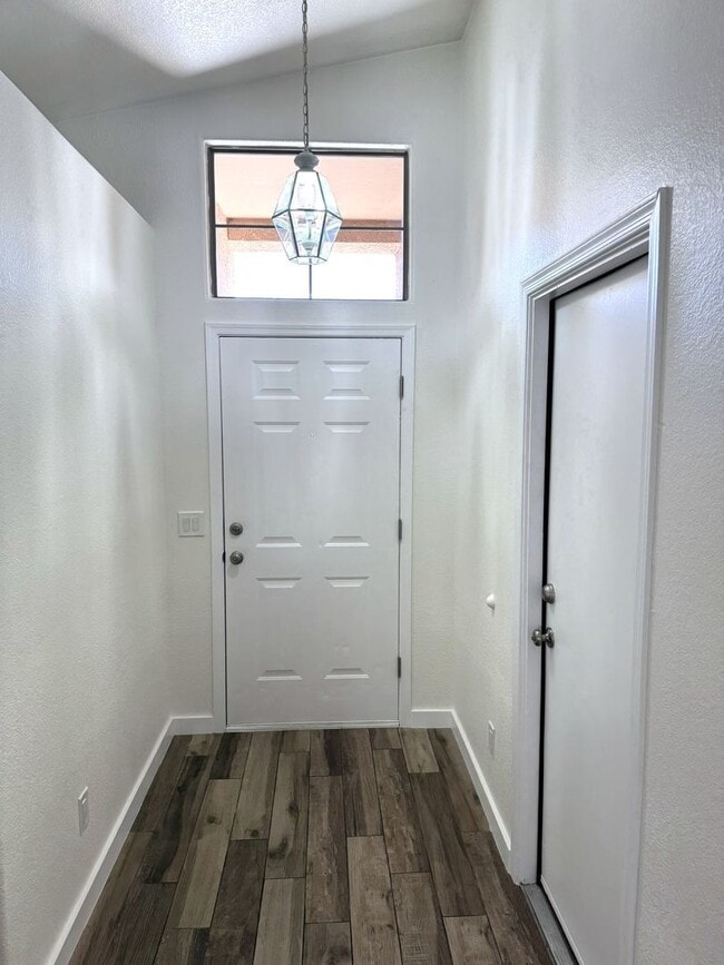 Photo - Beautiful Remodeled 3 bed, 2 bath home in convenient El Mirage neighborhood!