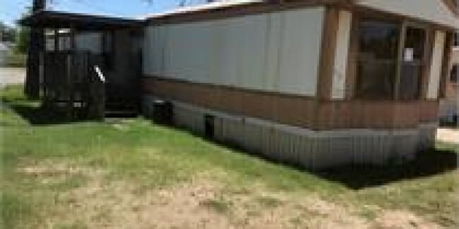 Building Photo - 1503 Hinton St