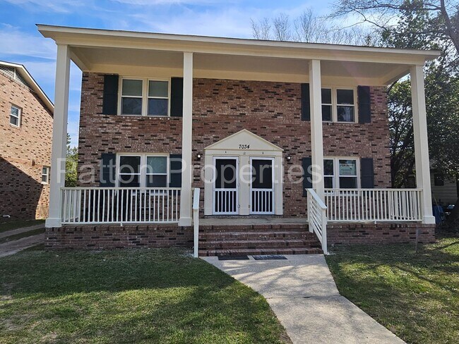 Building Photo - 7034 Fairmont Rd Unit B