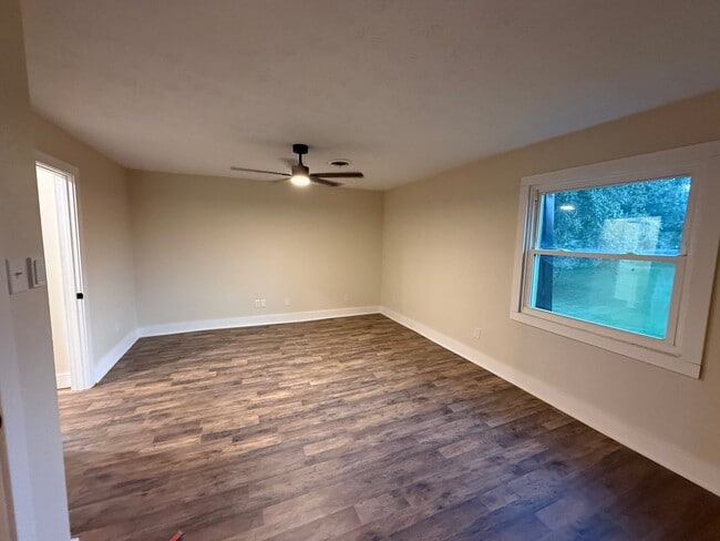 Photo - 122 Highland Cir