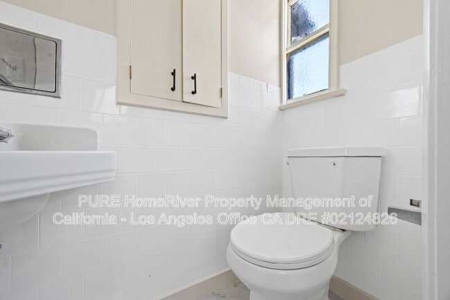 Photo - 1534 S Hayworth Ave
