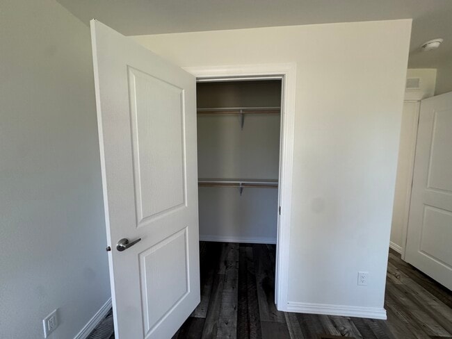 Photo - 2819 Sylvia St