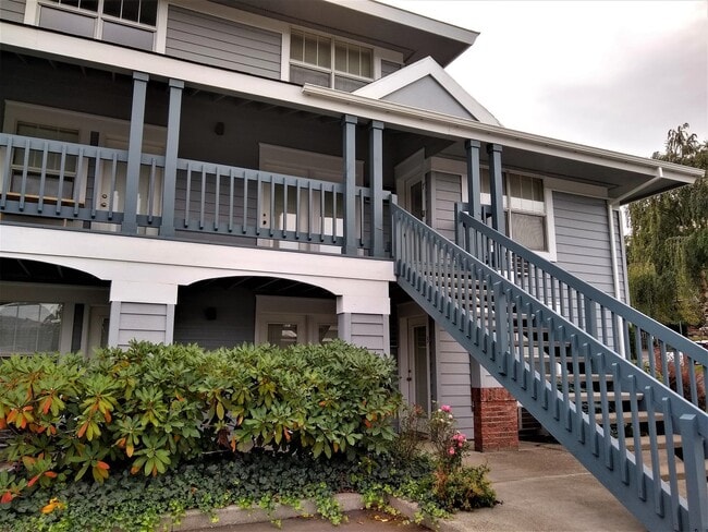 Building Photo - 1 Bedroom Furnished Condo in Hood River In...