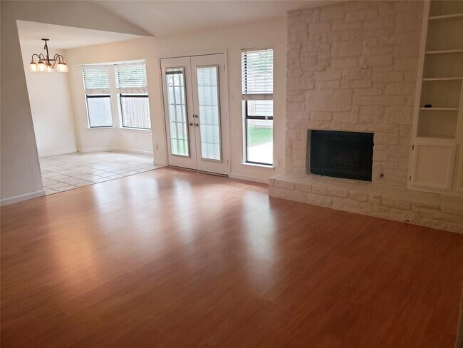 404 Oakridge Pass