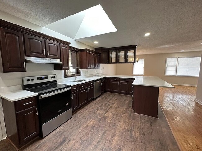 Photo - 2712 Garvin Rd NW