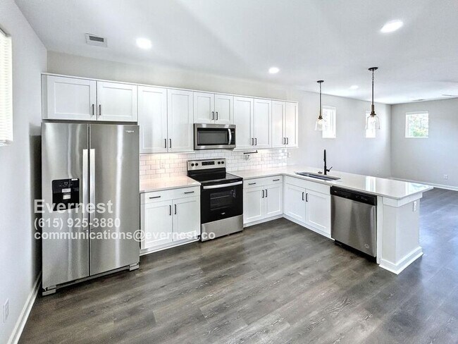 Photo - 615 Mason Ward Pl