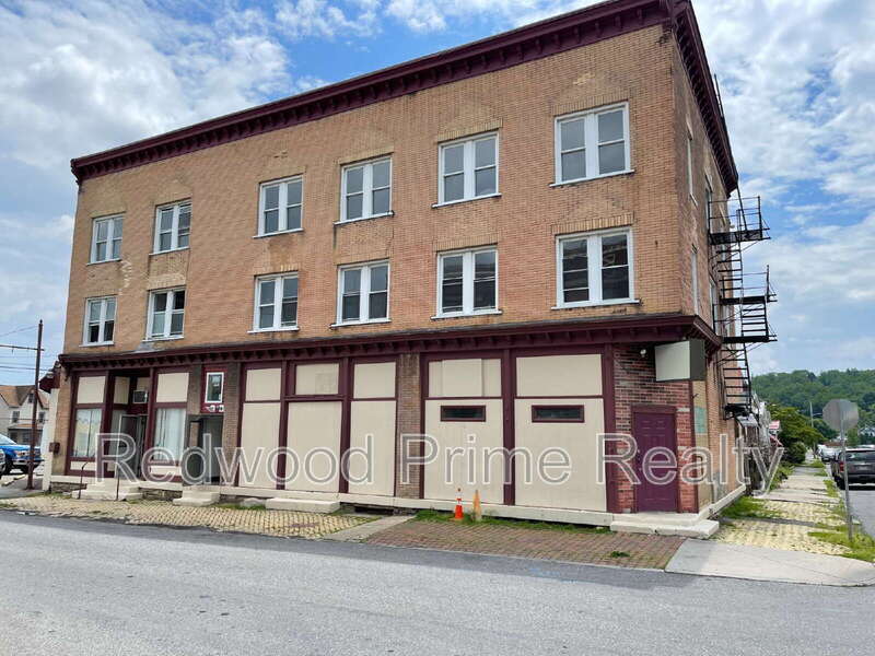 Photo - 2901 Maple Ave