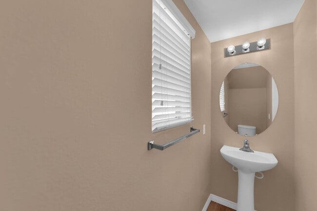 Photo - 7330 Phlox Rd