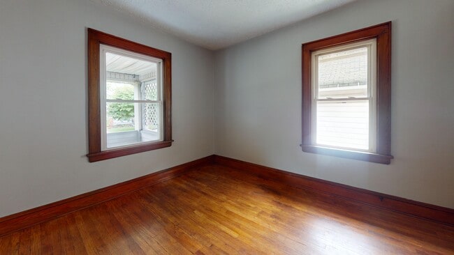 Photo - 687 Merton Ave