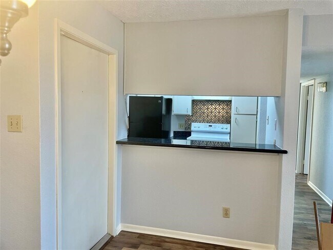 Photo - 3025 Walnut Bend Ln Unidad 38