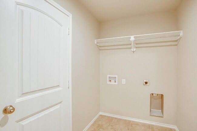 Photo - 14204 Vernon Ave