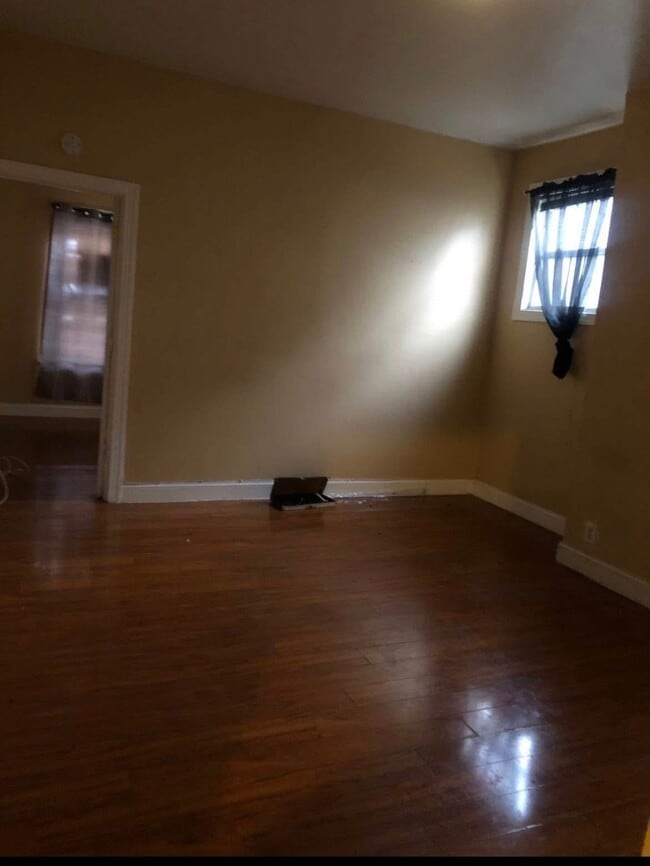 253 Hamilton Ave Unit 2nd floor