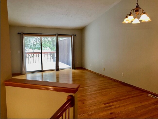 450 Abbey Mill Dr SE