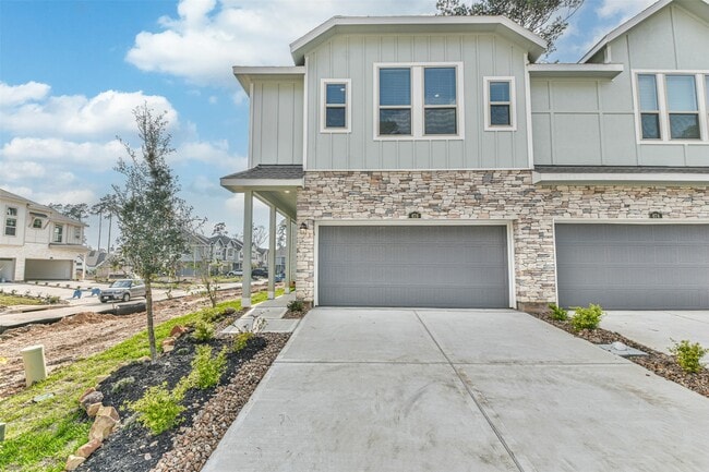 Building Photo - 678 Royal Arch Dr