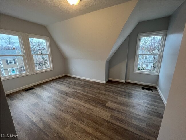 Photo - 3633 Tullamore Rd