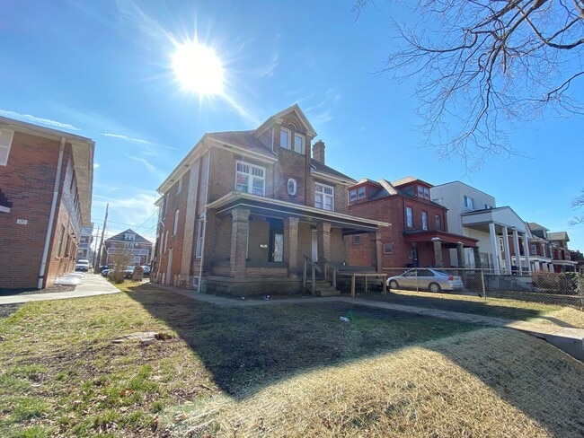 Building Photo - 165 E 12th Ave Unit 165 Rental