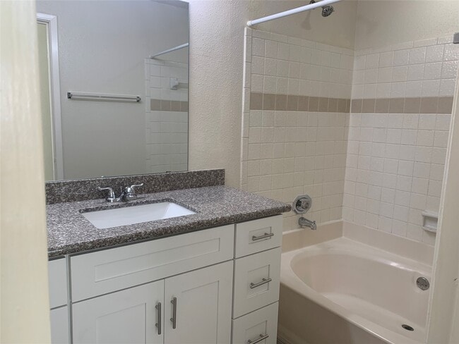 Photo - 2710 Grants Lake Blvd Unit B5