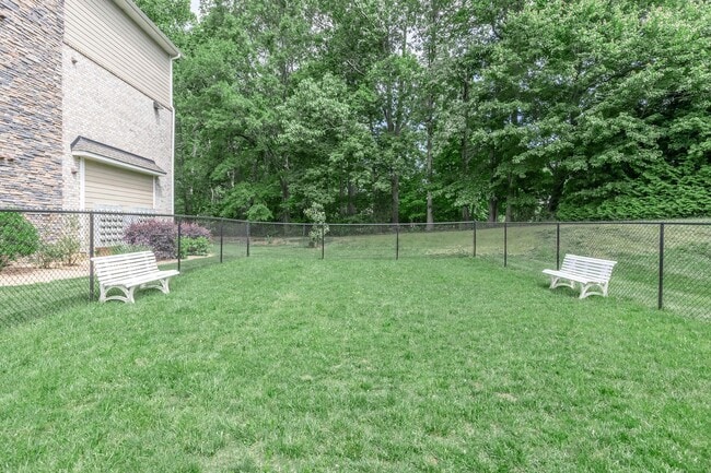 Dog Park - Davis Gardens Apartments