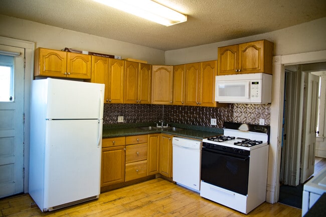 Photo - 1303 E Hennepin Ave