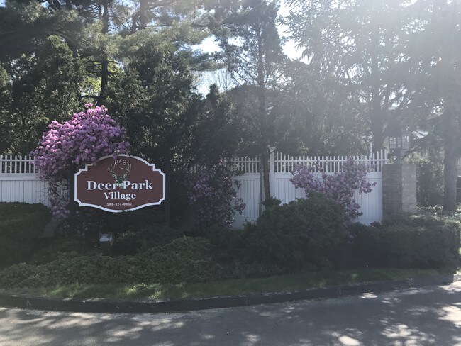 Photo - Deer Park Apartments