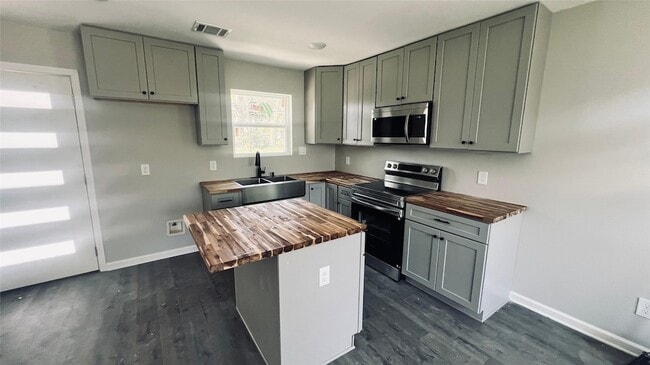 Photo - 1623 Seley Ave