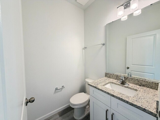 5341 Vista Lago Dr