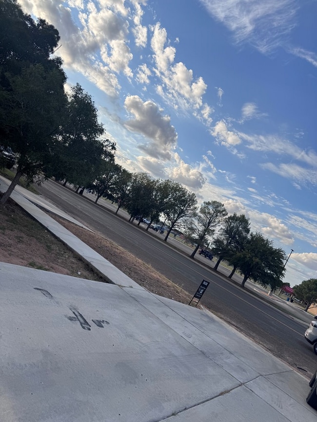 Photo - 2017 W 10th St