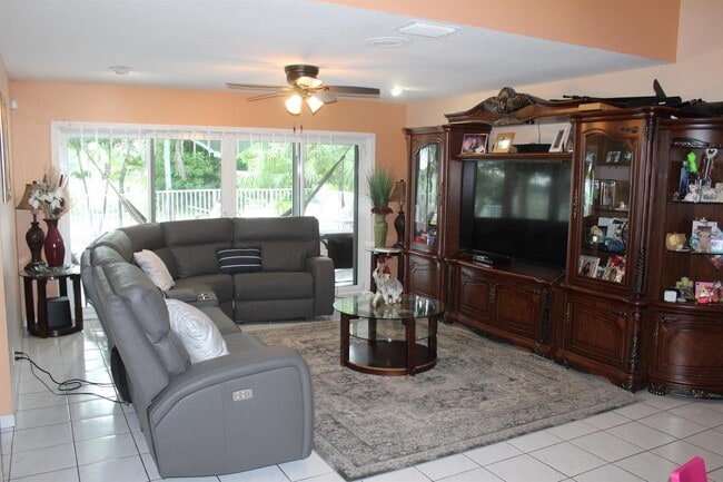 Photo - 13847 Geranium Pl