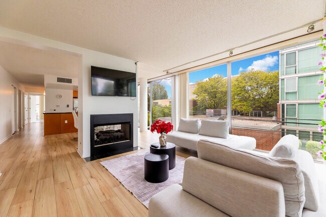 Photo - 3120 S Indiana Ave Unit 207